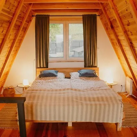 Nyaktekercs Wood - Hot Tub Alpesi faház *